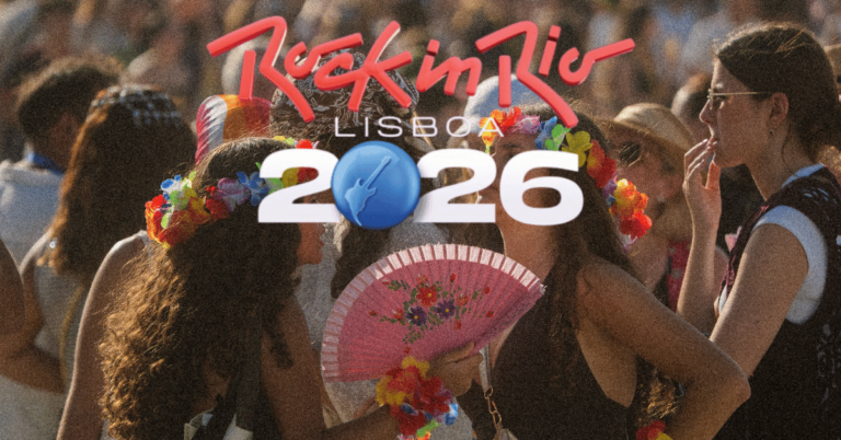 Crowd at Rock in Rio Lisboa 2026, women wearing flower crowns and holding a painted fan in festival atmosphere